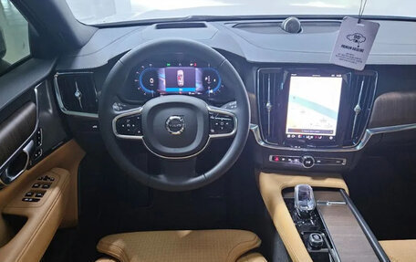 Volvo V90 Cross Country I рестайлинг, 2024 год, 6 540 000 рублей, 11 фотография