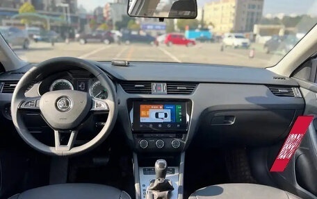 Skoda Octavia, 2021 год, 1 190 000 рублей, 9 фотография