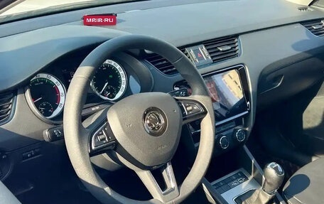 Skoda Octavia, 2021 год, 1 190 000 рублей, 10 фотография