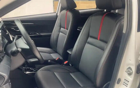 Toyota Yaris XP150 рестайлинг, 2022 год, 1 340 000 рублей, 4 фотография