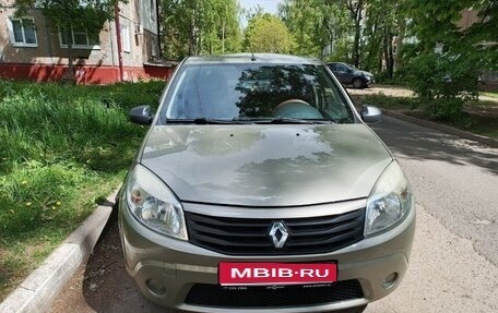 Renault Sandero I, 2012 год, 750 000 рублей, 1 фотография