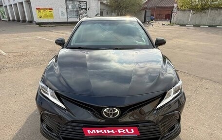 Toyota Camry, 2021 год, 3 600 000 рублей, 1 фотография