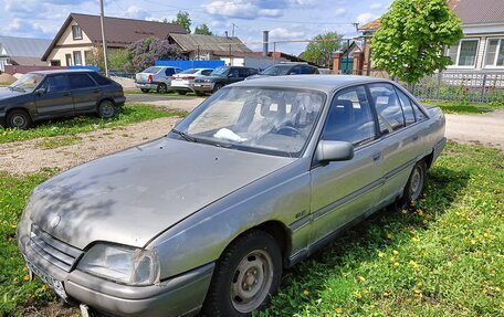 Opel Omega A, 1988 год, 85 000 рублей, 1 фотография