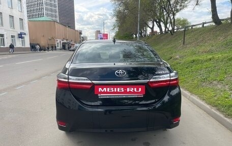 Toyota Corolla, 2018 год, 1 990 000 рублей, 3 фотография