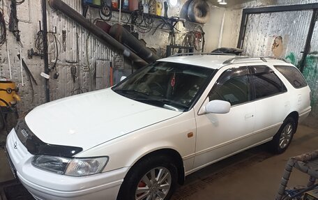 Toyota Camry, 1986 год, 620 000 рублей, 1 фотография