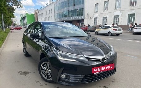 Toyota Corolla, 2018 год, 1 990 000 рублей, 5 фотография