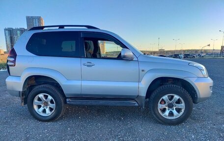 Toyota Land Cruiser Prado 120 рестайлинг, 2004 год, 1 608 000 рублей, 1 фотография