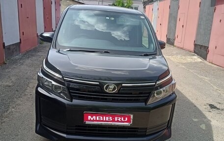 Toyota Voxy III, 2014 год, 1 850 000 рублей, 1 фотография