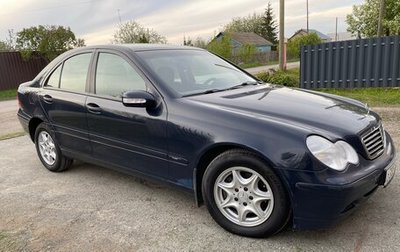 Mercedes-Benz C-Класс, 2003 год, 690 000 рублей, 1 фотография
