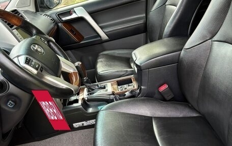 Toyota Land Cruiser Prado 150 рестайлинг 2, 2013 год, 2 830 000 рублей, 8 фотография