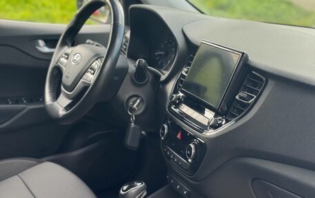 Hyundai Solaris II рестайлинг, 2021 год, 1 557 000 рублей, 4 фотография