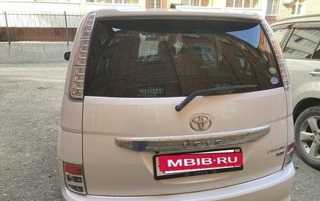 Toyota ISis I, 2012 год, 1 400 000 рублей, 2 фотография