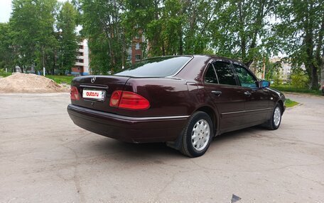Mercedes-Benz E-Класс, 1996 год, 395 000 рублей, 3 фотография
