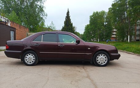 Mercedes-Benz E-Класс, 1996 год, 395 000 рублей, 2 фотография