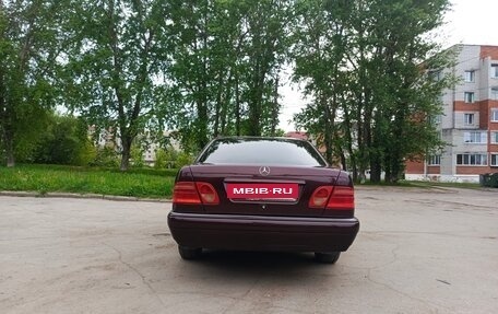 Mercedes-Benz E-Класс, 1996 год, 395 000 рублей, 4 фотография