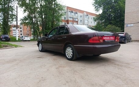 Mercedes-Benz E-Класс, 1996 год, 395 000 рублей, 6 фотография