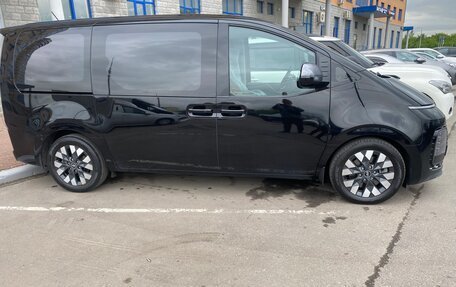 Hyundai Staria, 2022 год, 4 700 000 рублей, 4 фотография