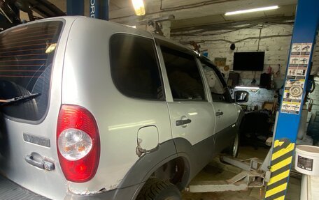Chevrolet Niva I рестайлинг, 2012 год, 300 000 рублей, 19 фотография