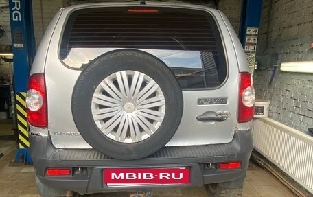 Chevrolet Niva I рестайлинг, 2012 год, 300 000 рублей, 22 фотография