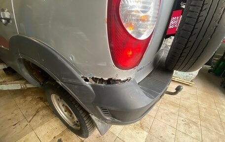 Chevrolet Niva I рестайлинг, 2012 год, 300 000 рублей, 27 фотография
