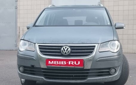 Volkswagen Touran III, 2007 год, 750 000 рублей, 3 фотография