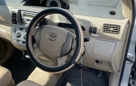 Toyota Raum II, 2008 год, 780 000 рублей, 11 фотография