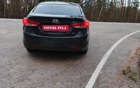 Hyundai Elantra V, 2011 год, 900 000 рублей, 3 фотография