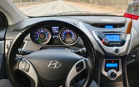 Hyundai Elantra V, 2011 год, 900 000 рублей, 6 фотография