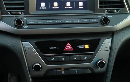 Hyundai Elantra VI рестайлинг, 2018 год, 1 200 000 рублей, 12 фотография