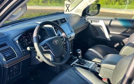 Toyota Land Cruiser Prado 150 рестайлинг 2, 2020 год, 6 300 000 рублей, 8 фотография