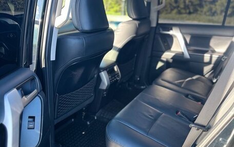 Toyota Land Cruiser Prado 150 рестайлинг 2, 2020 год, 6 300 000 рублей, 16 фотография