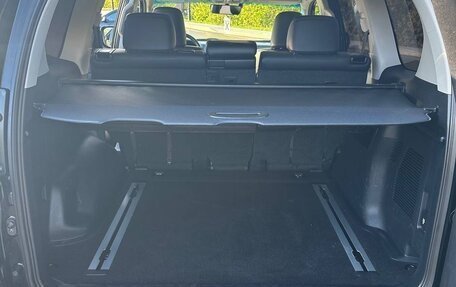 Toyota Land Cruiser Prado 150 рестайлинг 2, 2020 год, 6 300 000 рублей, 19 фотография