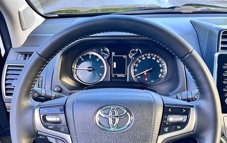 Toyota Land Cruiser Prado 150 рестайлинг 2, 2020 год, 6 300 000 рублей, 15 фотография