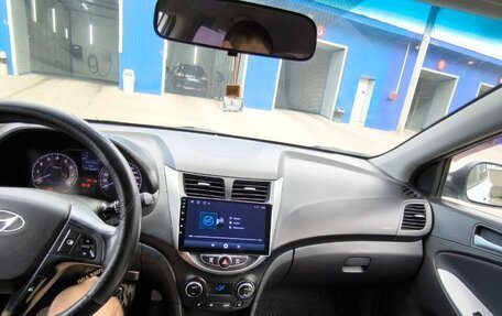 Hyundai Solaris II рестайлинг, 2015 год, 800 000 рублей, 4 фотография