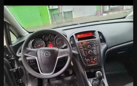 Opel Astra J, 2013 год, 690 000 рублей, 3 фотография