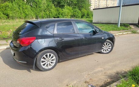Opel Astra J, 2013 год, 690 000 рублей, 2 фотография