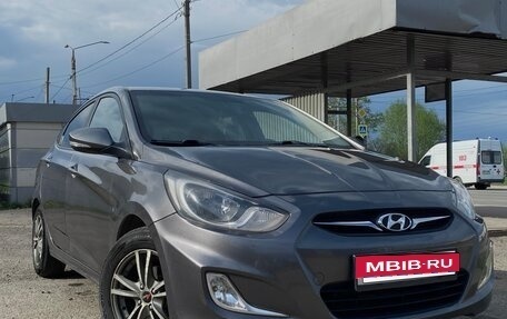 Hyundai Solaris II рестайлинг, 2011 год, 940 000 рублей, 3 фотография