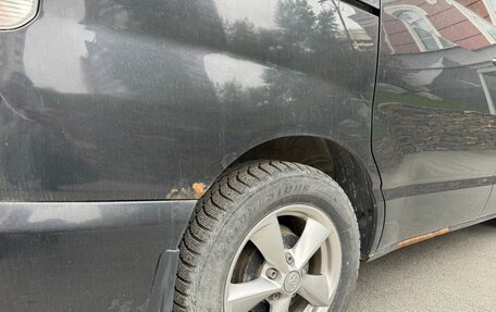 Toyota Voxy II, 2002 год, 935 000 рублей, 12 фотография