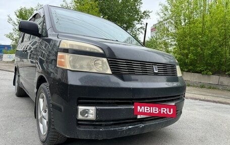 Toyota Voxy II, 2002 год, 935 000 рублей, 9 фотография