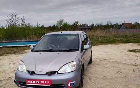 Toyota Prius IV XW50, 2000 год, 240 000 рублей, 2 фотография