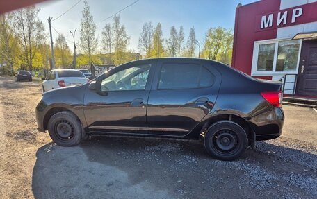 Renault Logan II, 2015 год, 620 000 рублей, 4 фотография