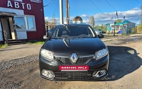 Renault Logan II, 2015 год, 620 000 рублей, 3 фотография