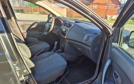 Renault Logan II, 2015 год, 620 000 рублей, 11 фотография