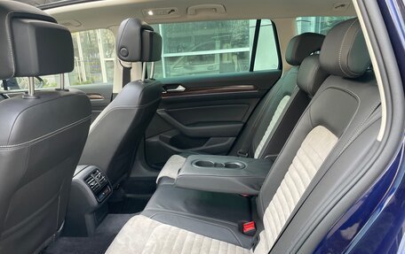 Volkswagen Passat B8 рестайлинг, 2018 год, 2 150 000 рублей, 23 фотография