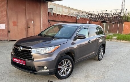 Toyota Highlander III, 2014 год, 3 200 000 рублей, 1 фотография