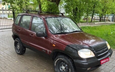 Chevrolet Niva I рестайлинг, 2004 год, 270 000 рублей, 1 фотография