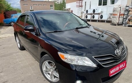 Toyota Camry, 2011 год, 1 370 000 рублей, 1 фотография