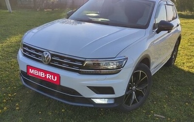 Volkswagen Tiguan II, 2018 год, 2 399 000 рублей, 1 фотография