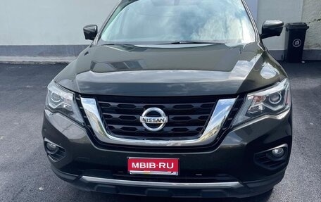 Nissan Pathfinder, 2016 год, 2 100 000 рублей, 1 фотография