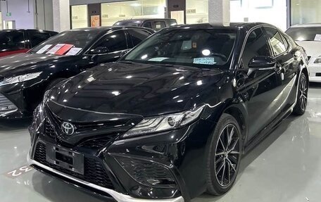 Toyota Camry, 2022 год, 2 290 000 рублей, 1 фотография